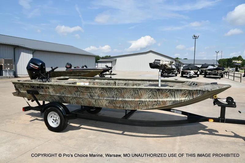 Slide: The Image of Tracker Grizzly 1654 T Sportsman 2026 - 56