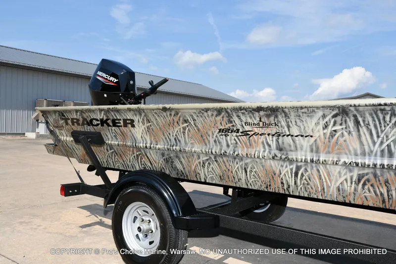 Slide: The Image of Tracker Grizzly 1654 T Sportsman 2026 - 8