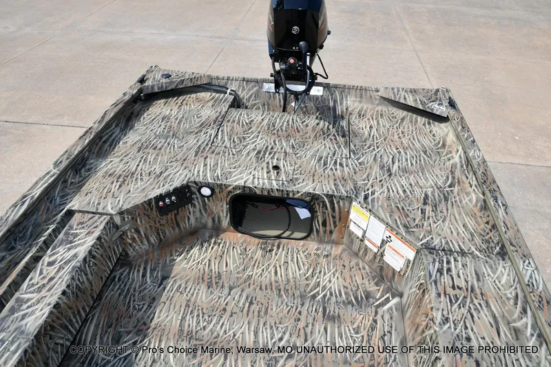 Slide: The Image of Tracker Grizzly 1654 T Sportsman 2026 - 9