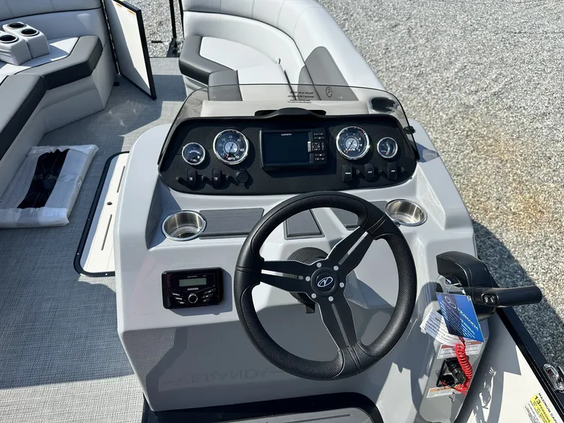 Slide: The Image of Veranda Vista View Series VISTA SPORT 22RC-TRITOON-200HP 2026 - 3