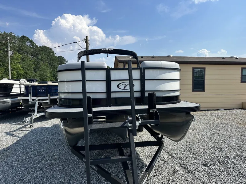 Slide: The Image of Veranda Vista View Series VISTA SPORT 22RC-TRITOON-200HP 2026 - 7