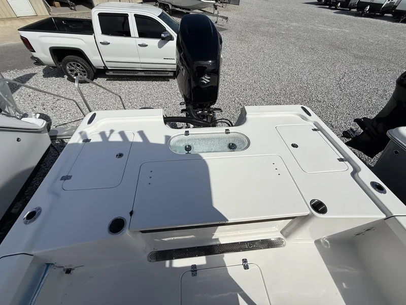 Slide: The Image of Sea Pro 250 Bay WITH ZIP WAKE TABS 2026 - 9