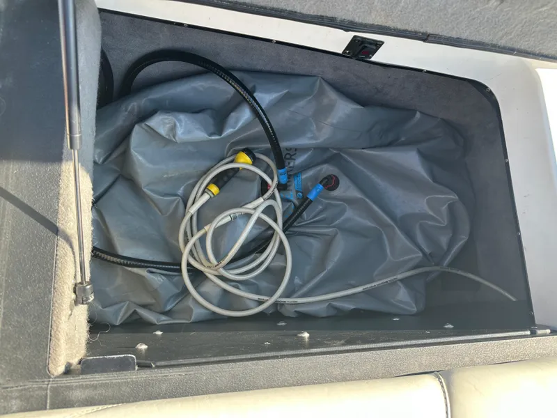 Slide: The Image of Malibu Wakesetter 23 LSV 2004 - 11