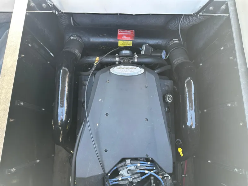 Slide: The Image of Malibu Wakesetter 23 LSV 2004 - 12