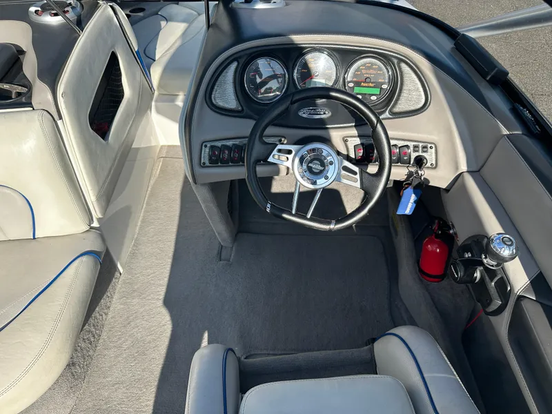 Slide: The Image of Malibu Wakesetter 23 LSV 2004 - 9