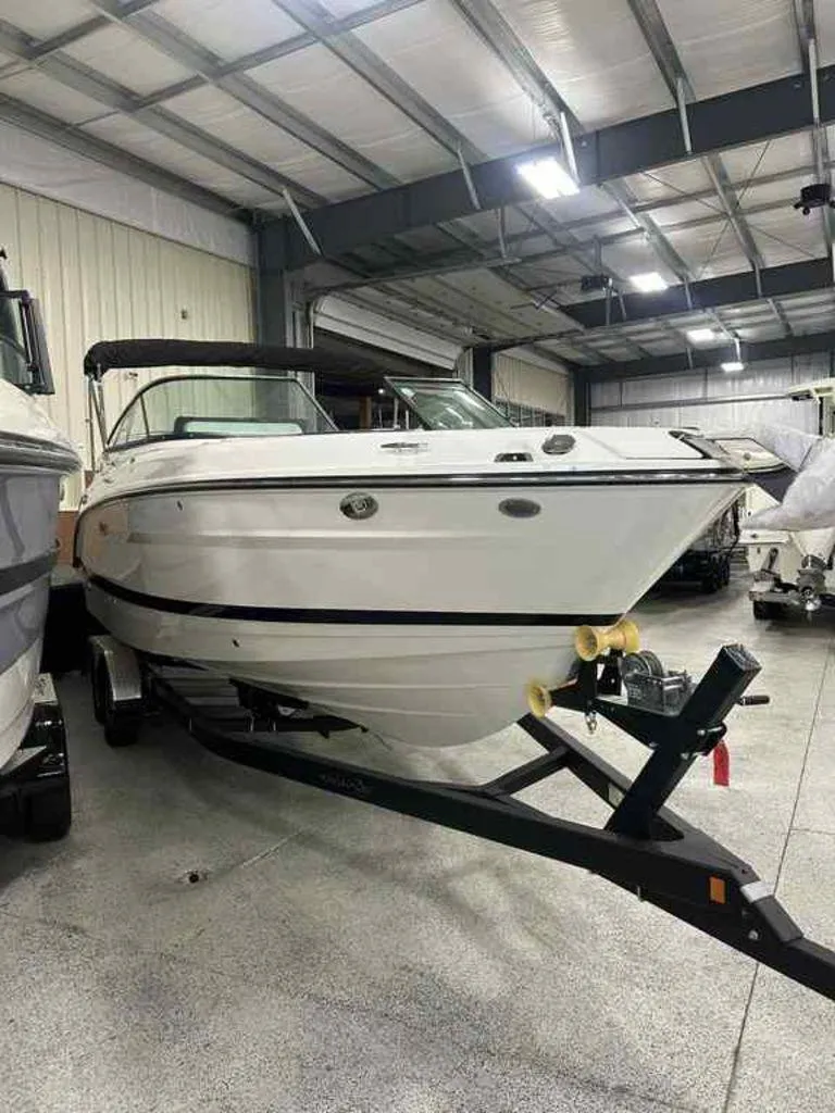 The Image of Sea Ray SLX 280 2025 - 0