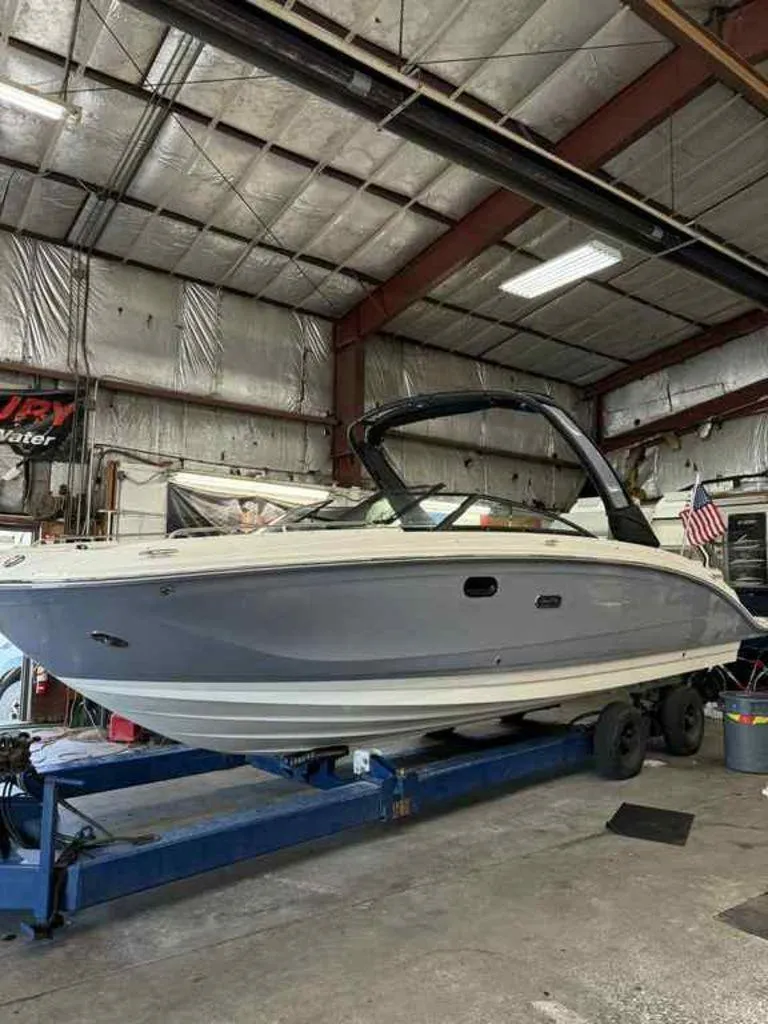 Slide: The Image of Sea Ray SDX 290 2025 - 0