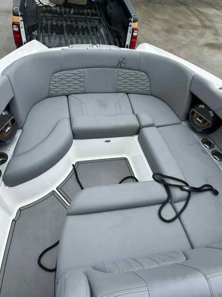 Slide: The Image of MasterCraft X26 2022 - 11