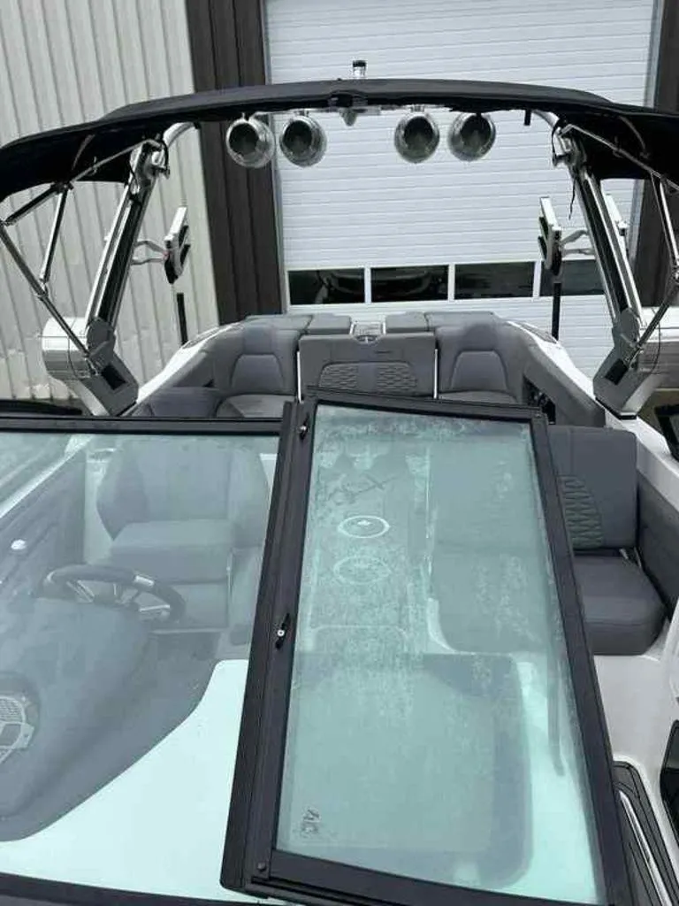 Slide: The Image of MasterCraft X26 2022 - 5