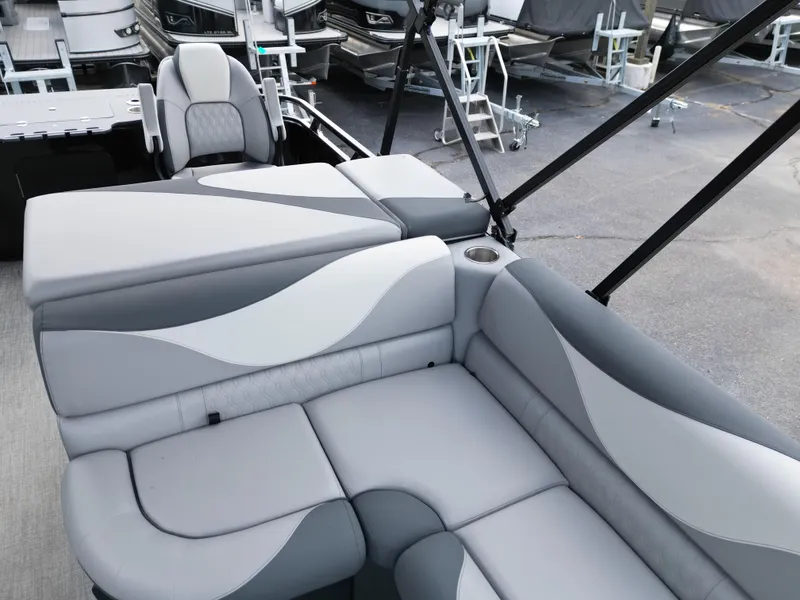 Slide: The Image of Tahoe SPT85 RF23T 2025 - 19