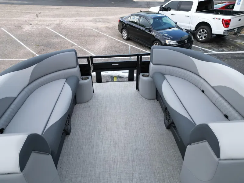 Slide: The Image of Tahoe SPT85 RF23T 2025 - 20