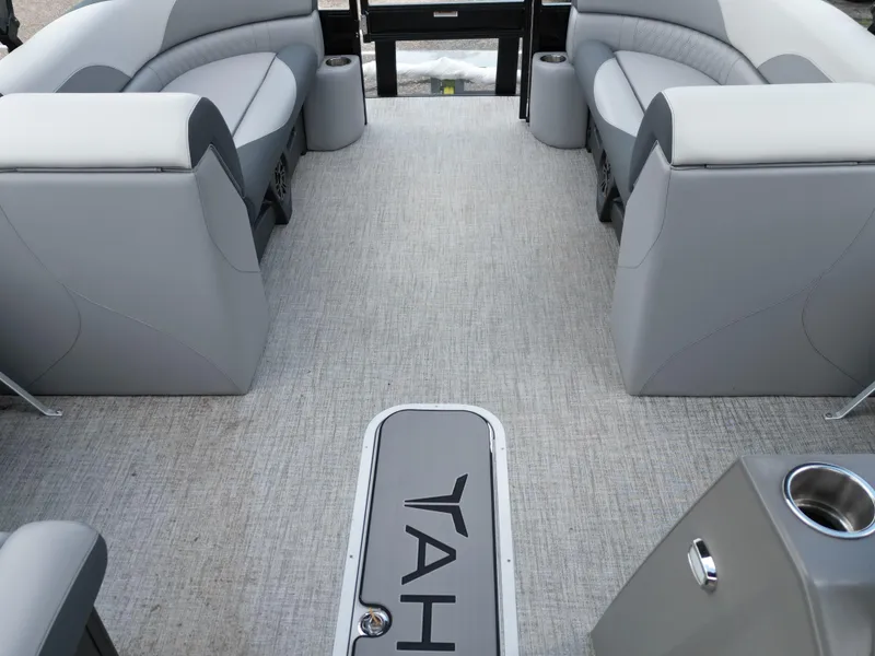 Slide: The Image of Tahoe SPT85 RF23T 2025 - 23