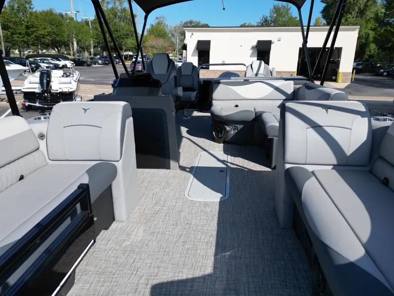 Slide: The Image of Tahoe SPT85 RF23T 2025 - 28