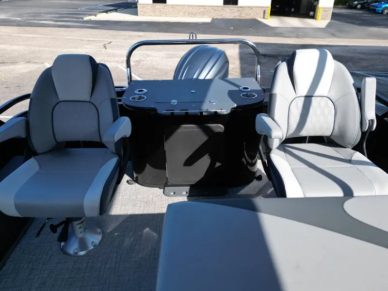 Slide: The Image of Tahoe SPT85 RF23T 2025 - 33