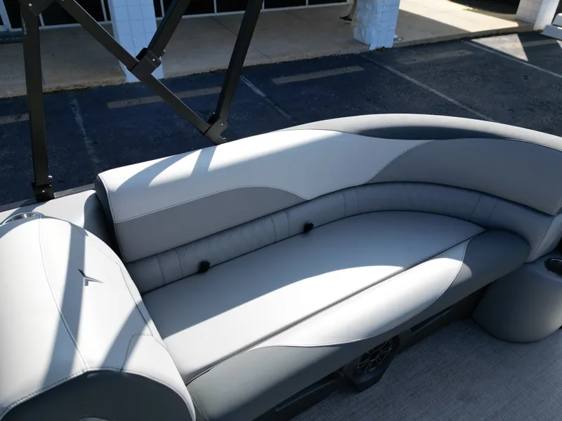 Slide: The Image of Tahoe SPT85 RF23T 2025 - 34