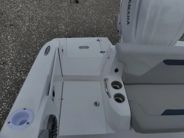 Slide: The Image of Hurricane Center Console 24 OB 2025 - 28