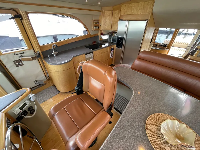 Slide: The Image of BRACEWELL PACESETTER 540 PILOTHOUSE 2000 - 15