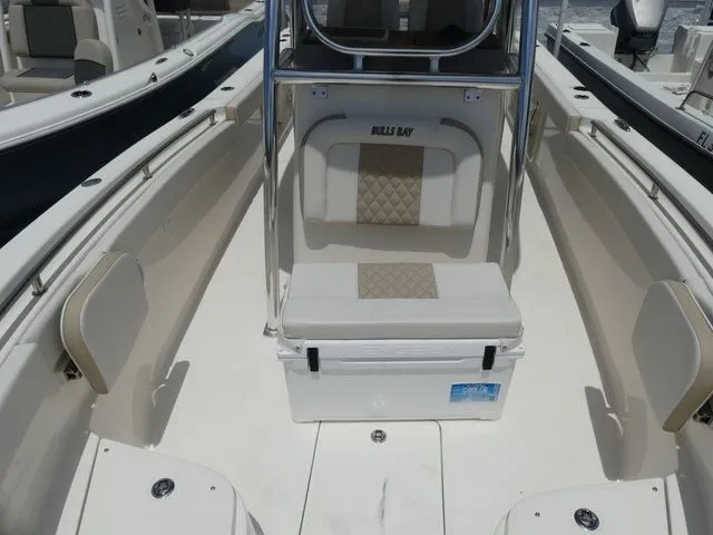 Slide: The Image of Bulls Bay 255 Center Console 2025 - 15