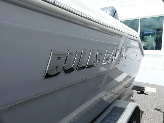 Slide: The Image of Bulls Bay 255 Center Console 2025 - 4