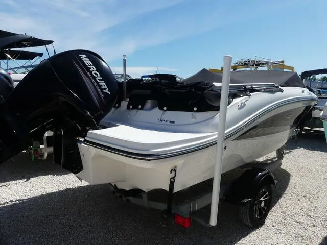 Slide: The Image of Sea Ray SPX 190 Outboard 2017 - 5