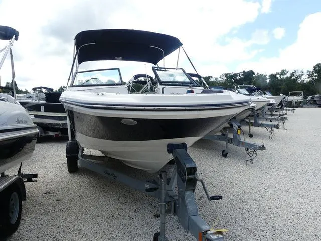 Slide: The Image of Sea Ray SPX 190 Outboard 2017 - 7