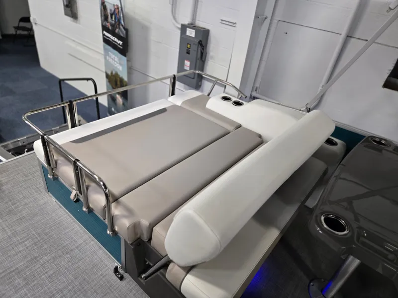 Slide: The Image of 2025 Princecraft Vectra 23 RL boat interior with adjustable seating and cup holders. - 10