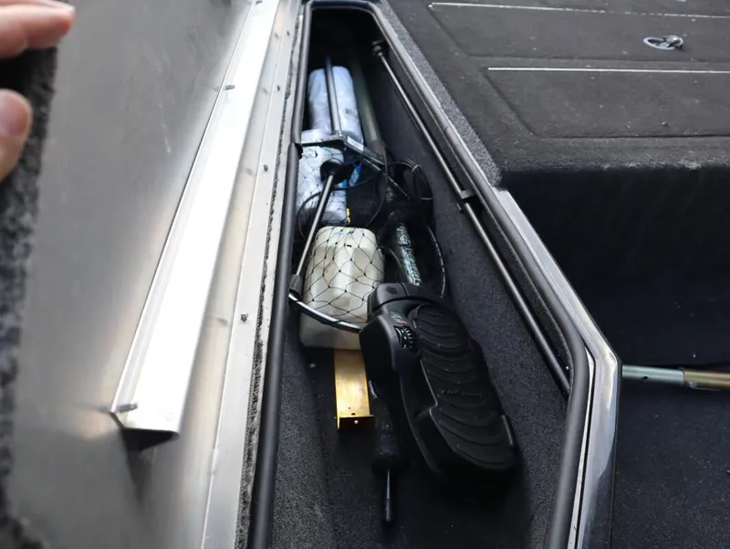 Slide: The Image of Lowe Stinger 175 2015 - 17