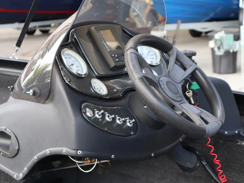 Slide: The Image of Lowe Stinger 175 2015 - 18