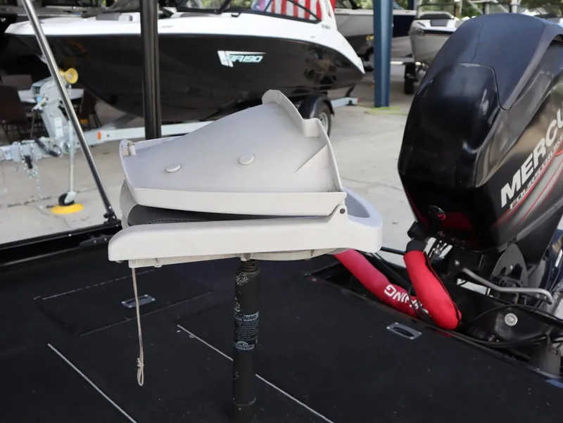 Slide: The Image of Lowe Stinger 175 2015 - 20