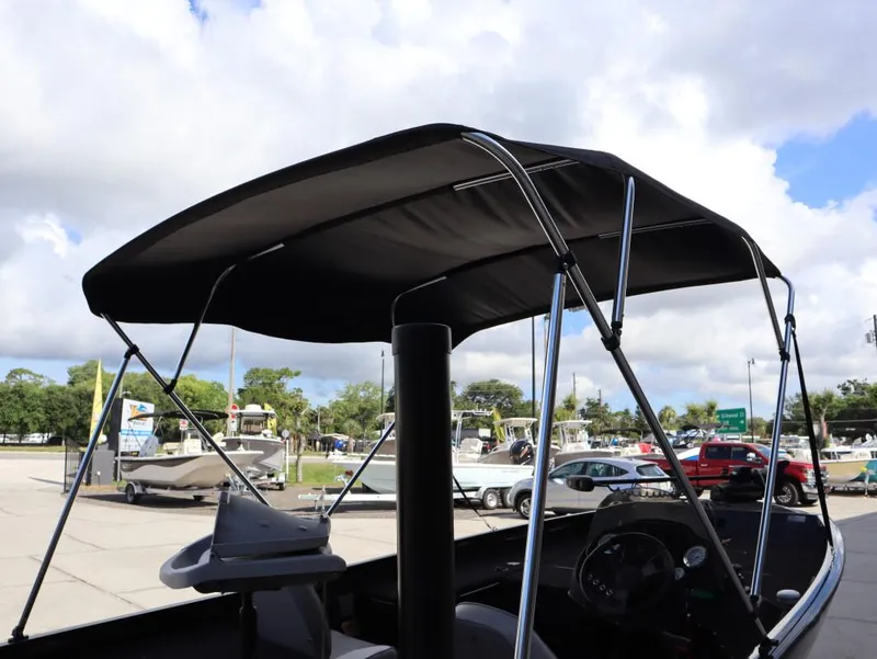 Slide: The Image of Lowe Stinger 175 2015 - 21