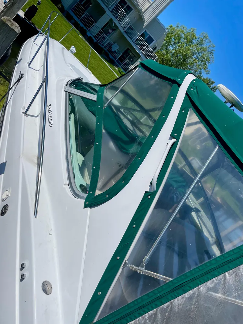 Slide: The Image of Four Winns 328 Vista 2001 - 17