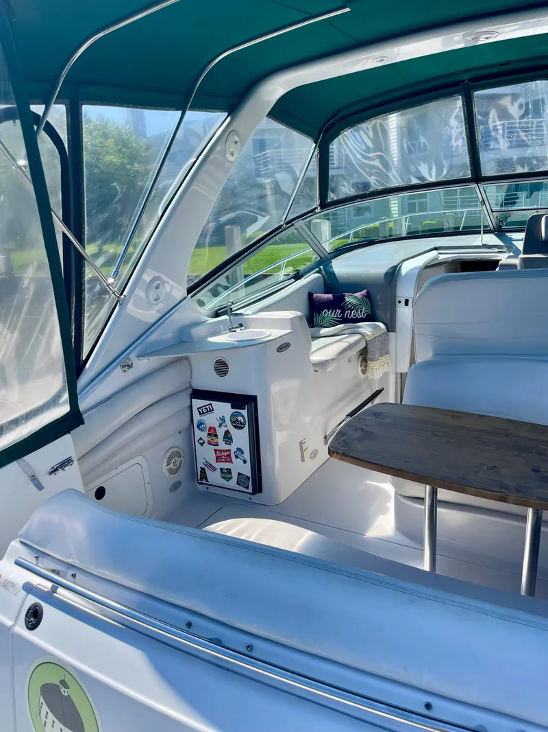 Slide: The Image of Four Winns 328 Vista 2001 - 4