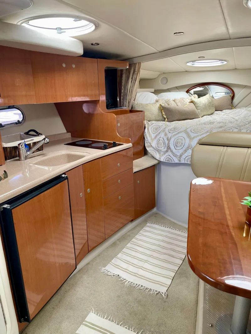 Slide: The Image of Four Winns 328 Vista 2001 - 8