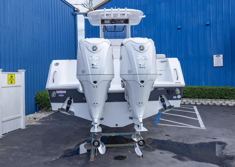 Slide: The Image of 2026 Sea Hunt Gamefish 27 Coffin Box with twin Yamaha 250 V6 engines. - 3