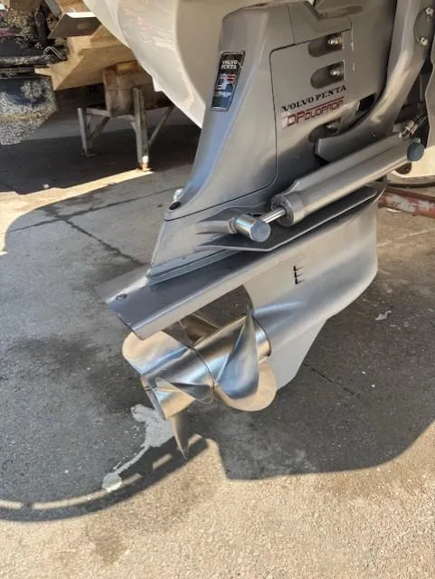 Slide: The Image of Volvo Penta outdrive on a 2006 Cobalt 220 boat, featuring a stainless steel propeller. - 9