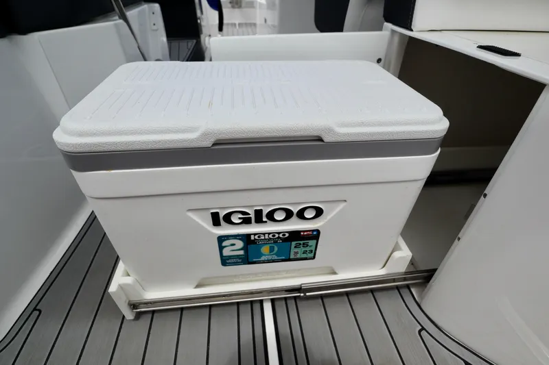 Slide: The Image of Monterey M6 2023 - 27