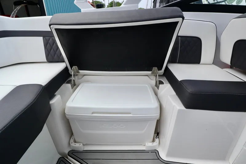 Slide: The Image of Monterey M6 2023 - 35