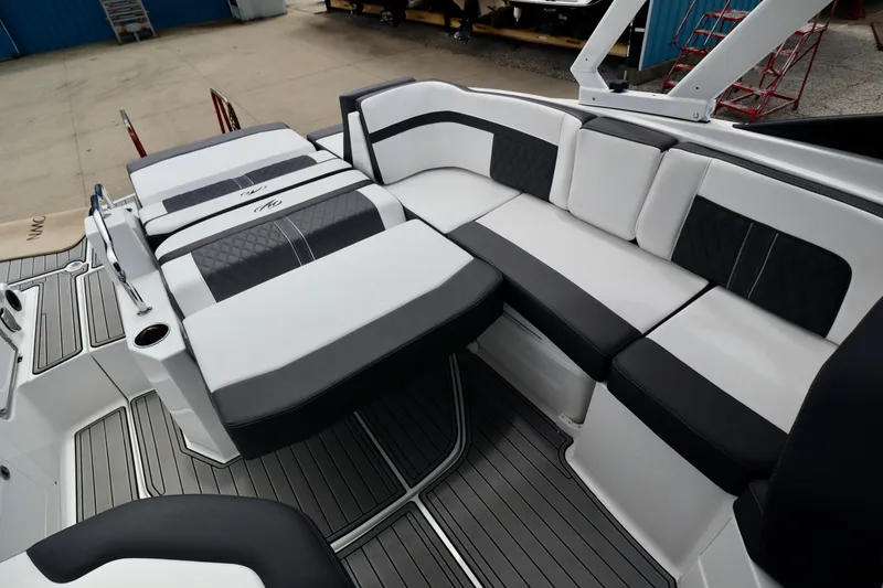 Slide: The Image of Monterey M6 2023 - 51