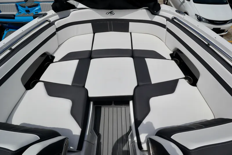 Slide: The Image of Monterey M6 2023 - 60