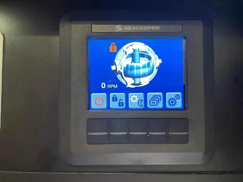 Slide: The Image of Sea Ray L590 Fly 2017 - 52