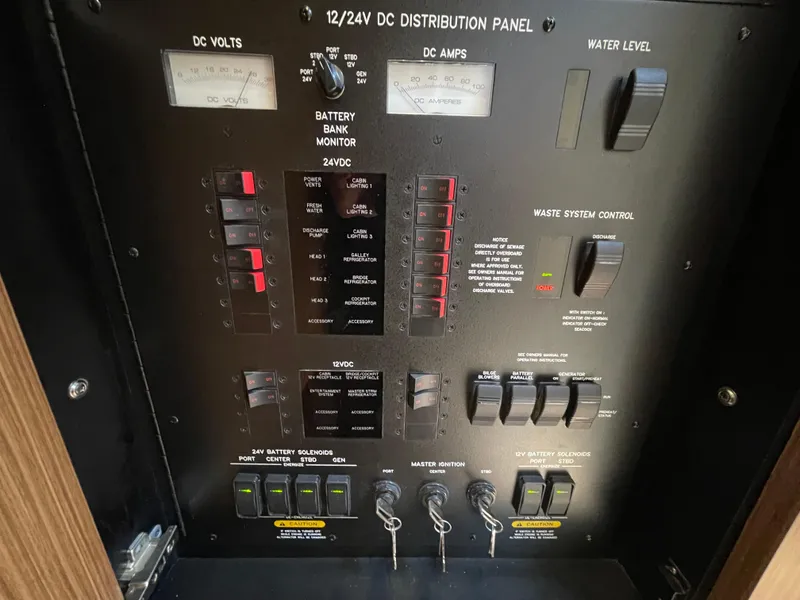 Slide: The Image of Sea Ray L590 Fly 2017 - 53