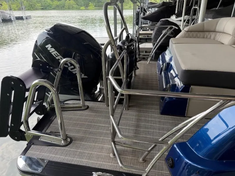 Slide: The Image of Harris Crowne SL 270 2021 - 10