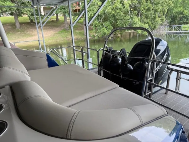 Slide: The Image of Harris Crowne SL 270 2021 - 12