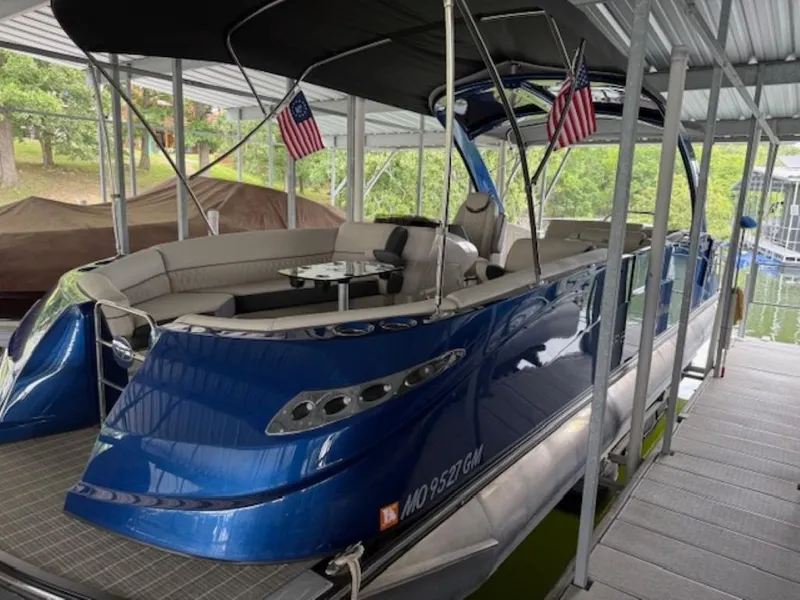 Slide: The Image of Harris Crowne SL 270 2021 - 3