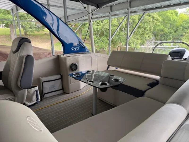 Slide: The Image of Harris Crowne SL 270 2021 - 6