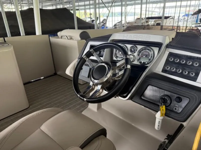 Slide: The Image of Harris Crowne SL 270 2021 - 7