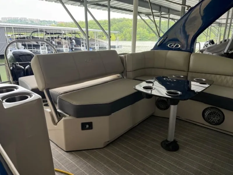 Slide: The Image of Harris Crowne SL 270 2021 - 9