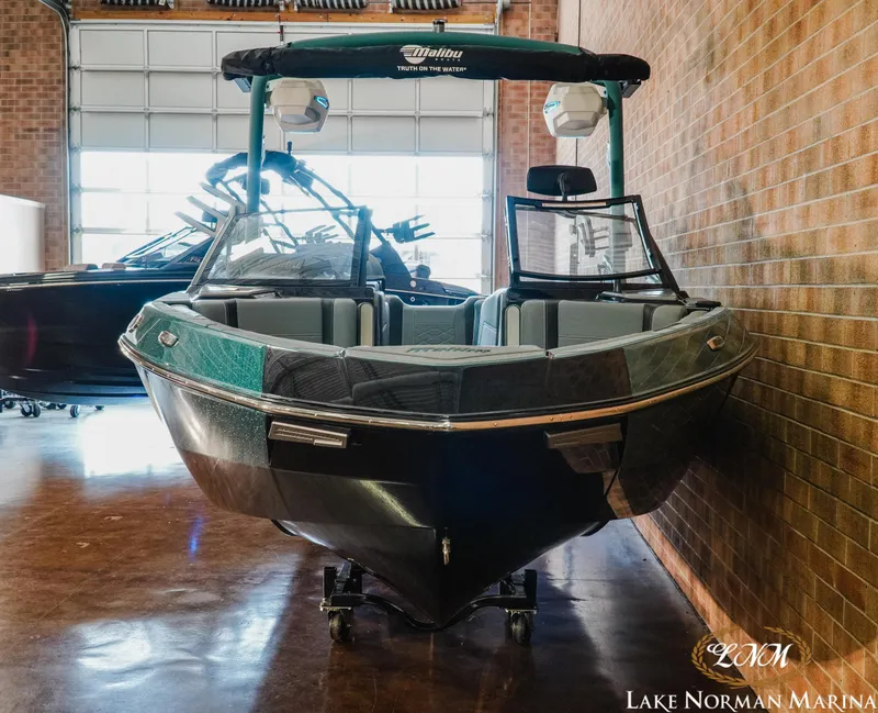 Slide: The Image of Malibu Wakesetter 23 LSV 2025 - 4