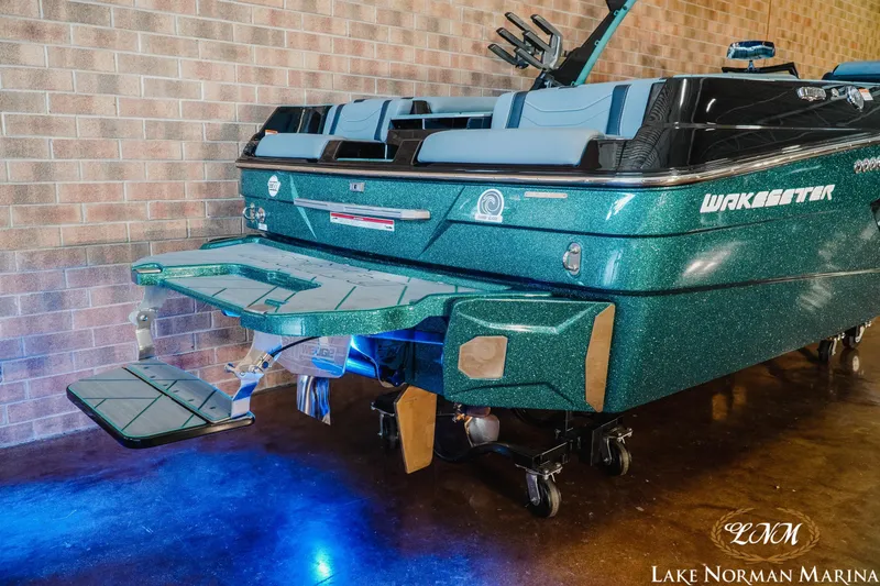 Slide: The Image of Malibu Wakesetter 23 LSV 2025 - 5