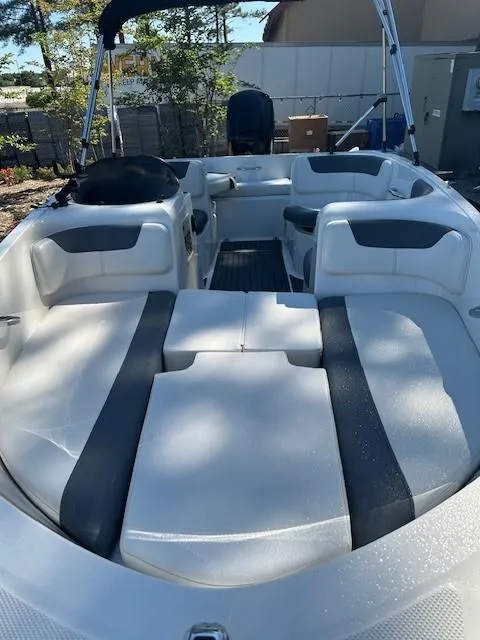 Slide: The Image of Bayliner E- 16 2021 - 3